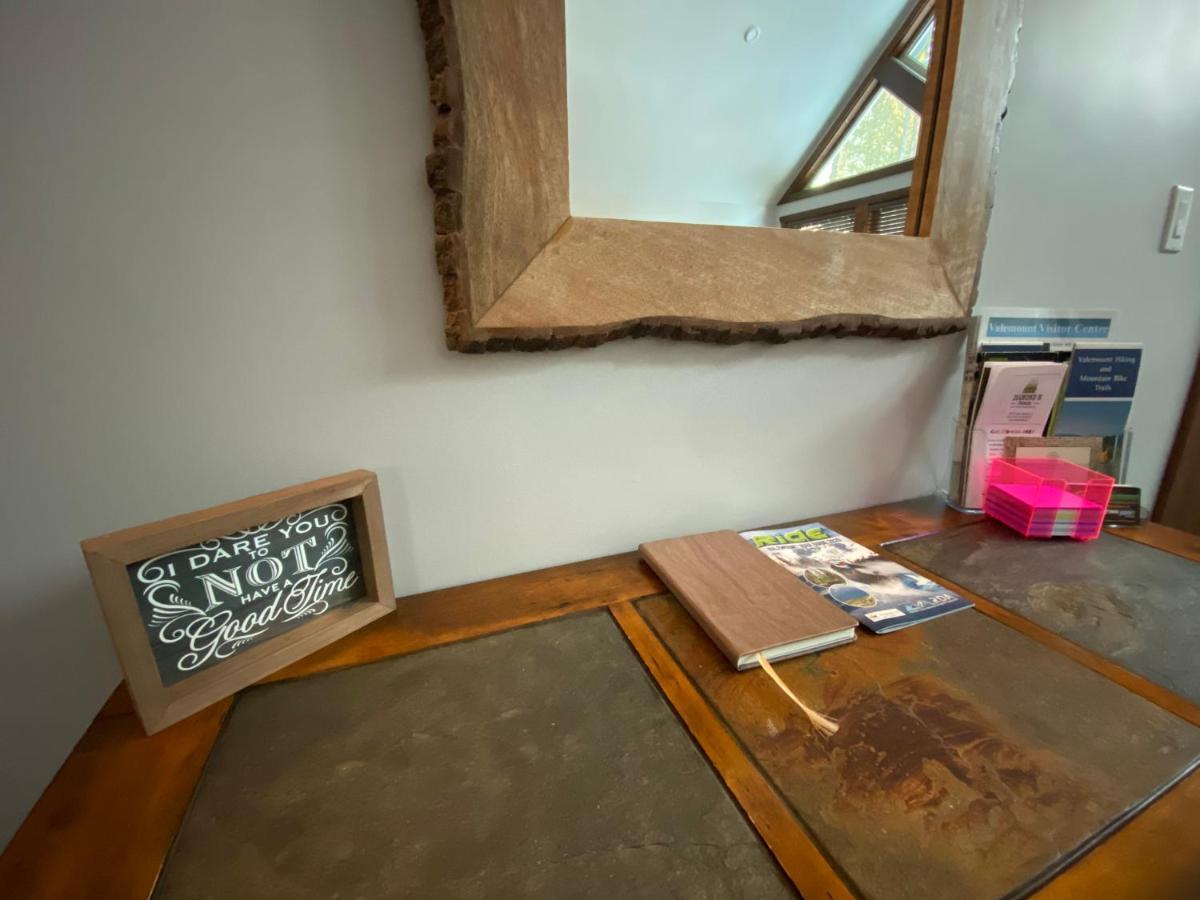 Villa Wolf Den à Valemount Extérieur photo
