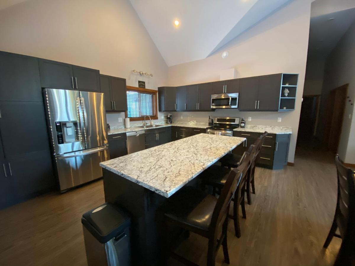 Villa Wolf Den à Valemount Extérieur photo